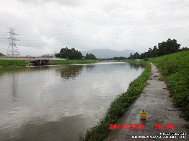 CIMG9873石上河.JPG