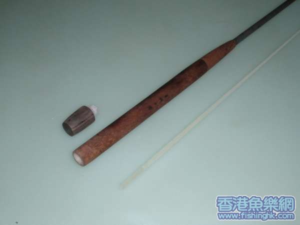 組合了所有用料，筏竿已成了初型。