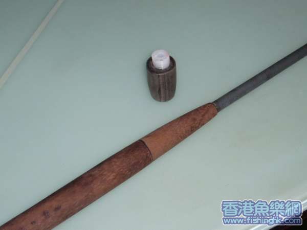 桐木塗上色種，待乾後打磨，木紋就會展現出來。