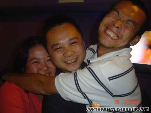 細雄攪住露露同henry呀