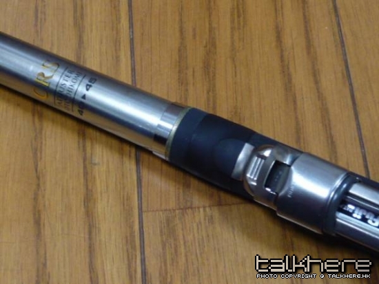 後期第二代復刻板,竿身上係冇 J T  Special