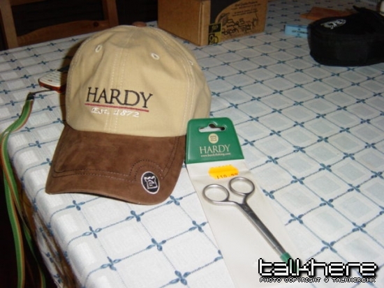 Hardy cap & Scissor