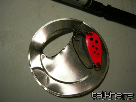 用奶粉鑵剪成Spoon形.