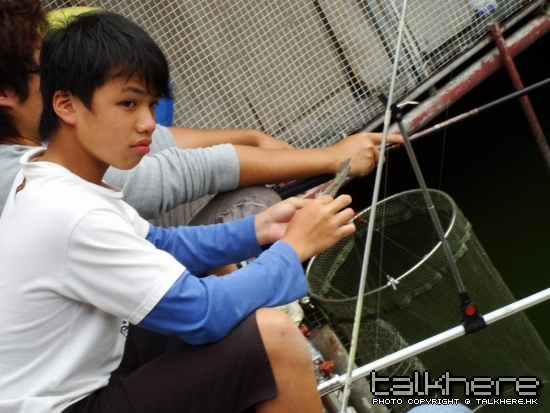 呢位人兄用爆炸鈎釣魚！